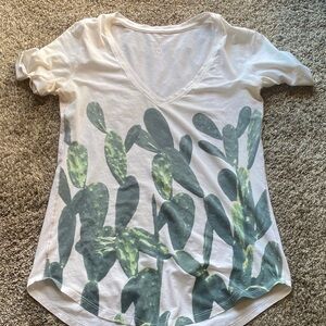 Lululemon   Women's Cactus Print V-Neck Top